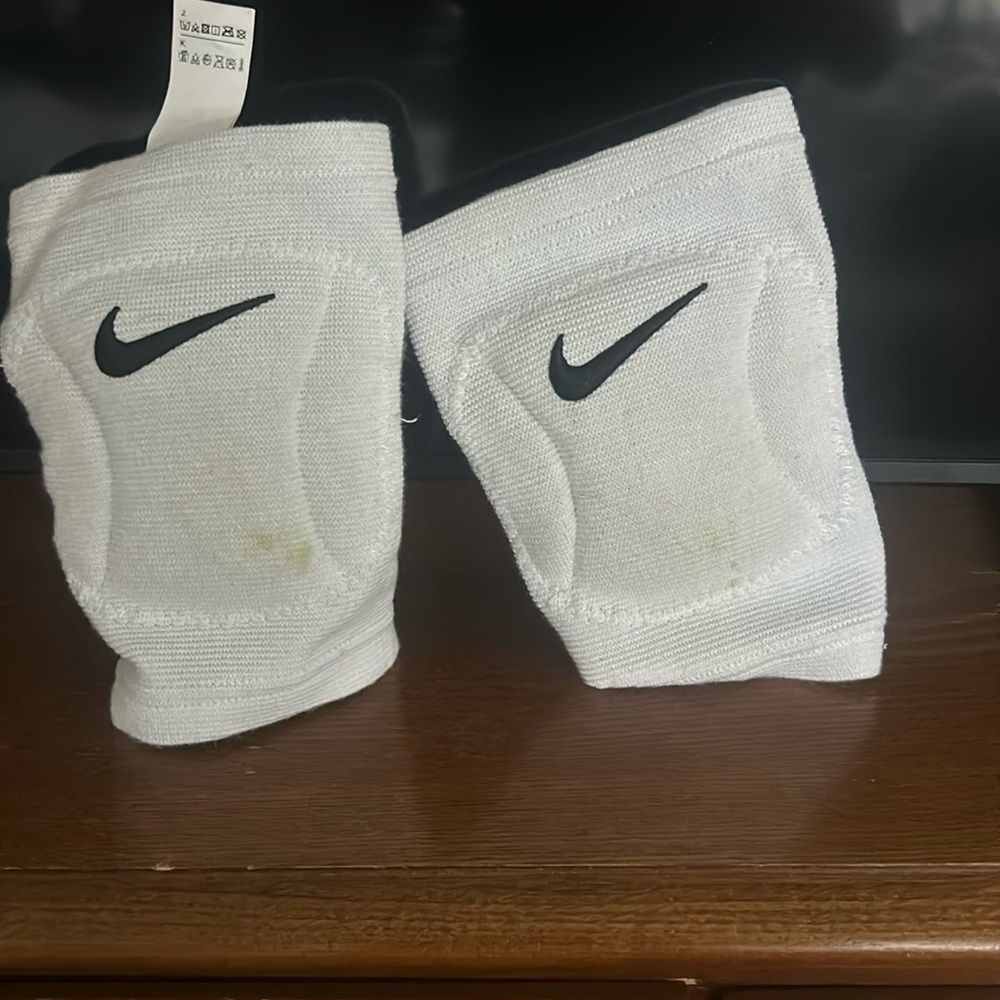 Nike volleyball pads